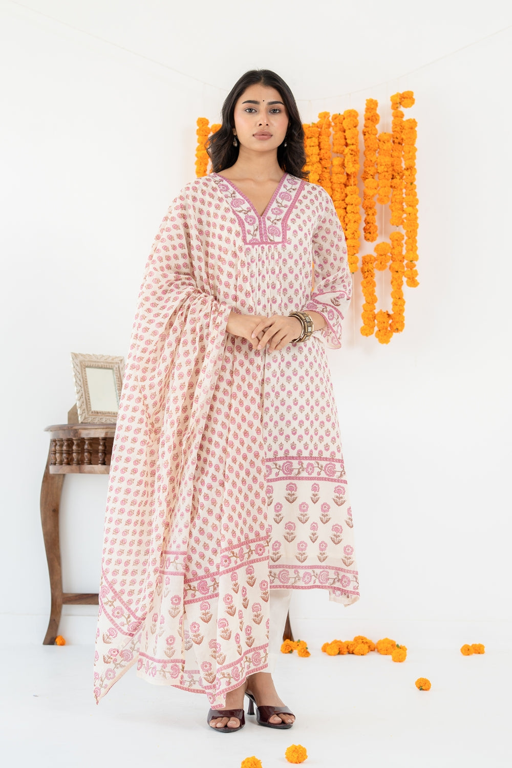 SARAS KURTA SET OF 3