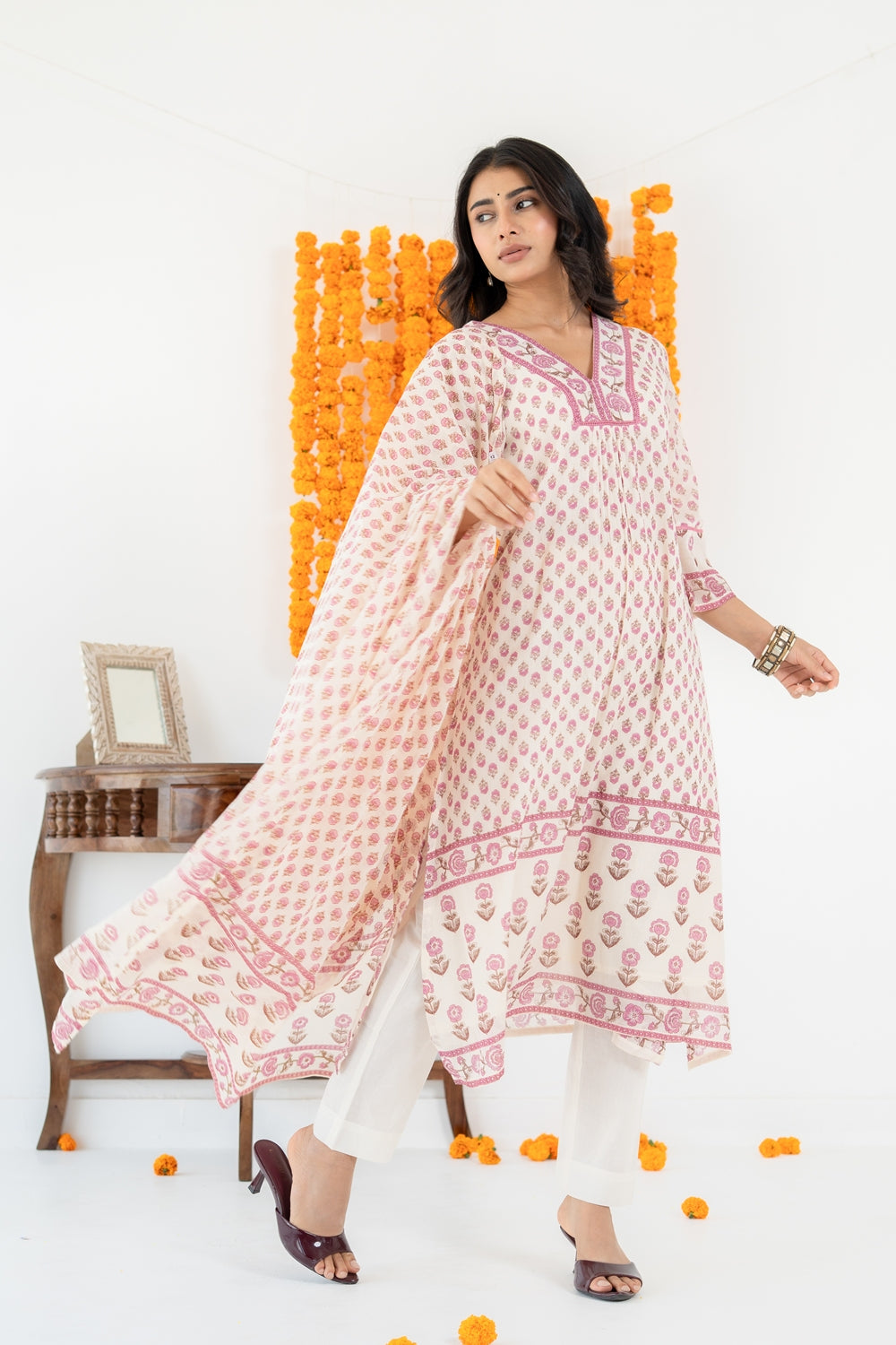 SARAS KURTA SET OF 3