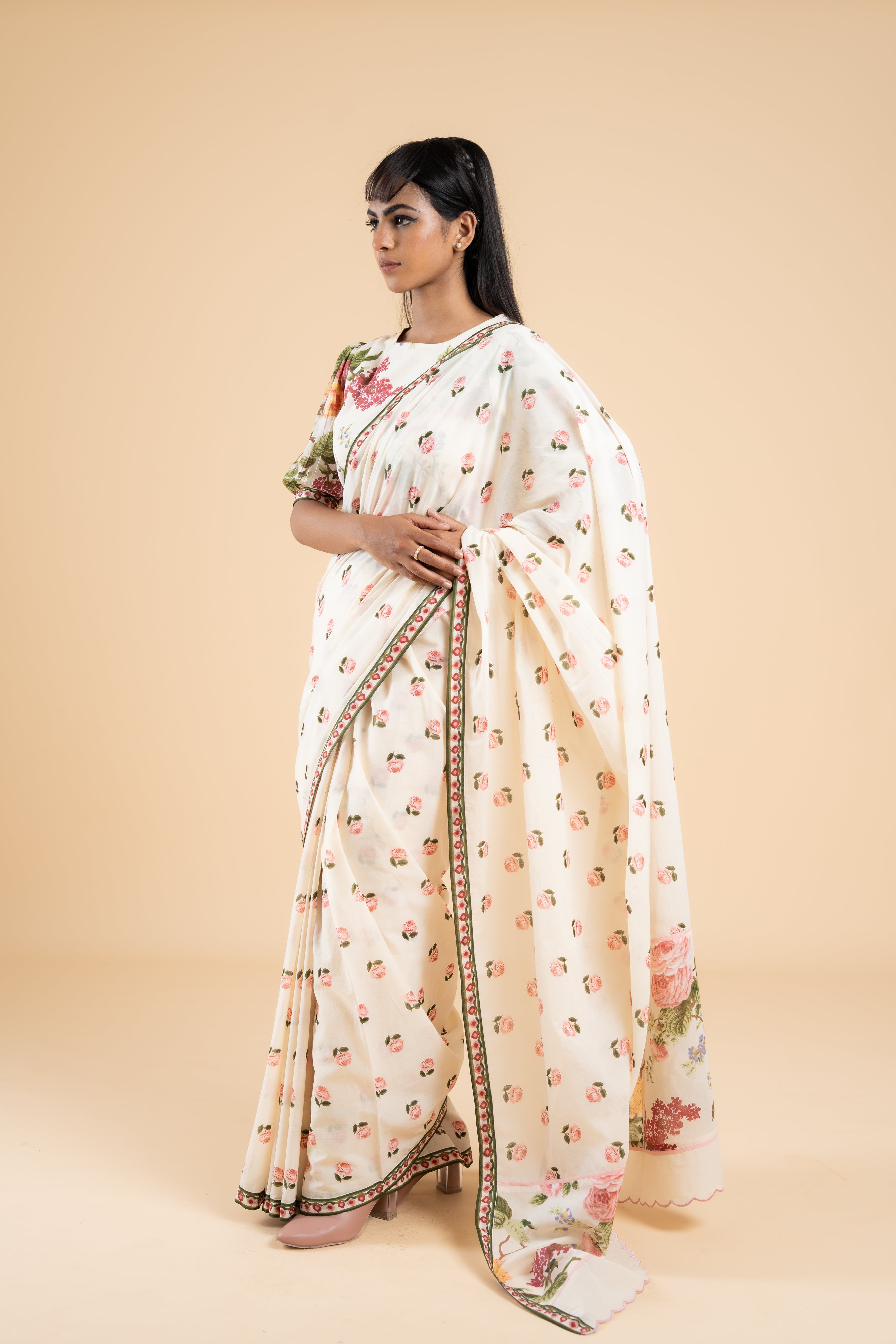 OFF WHITE GULABIYA SAREE WITH UNSTITCHED BLOUSE PCS