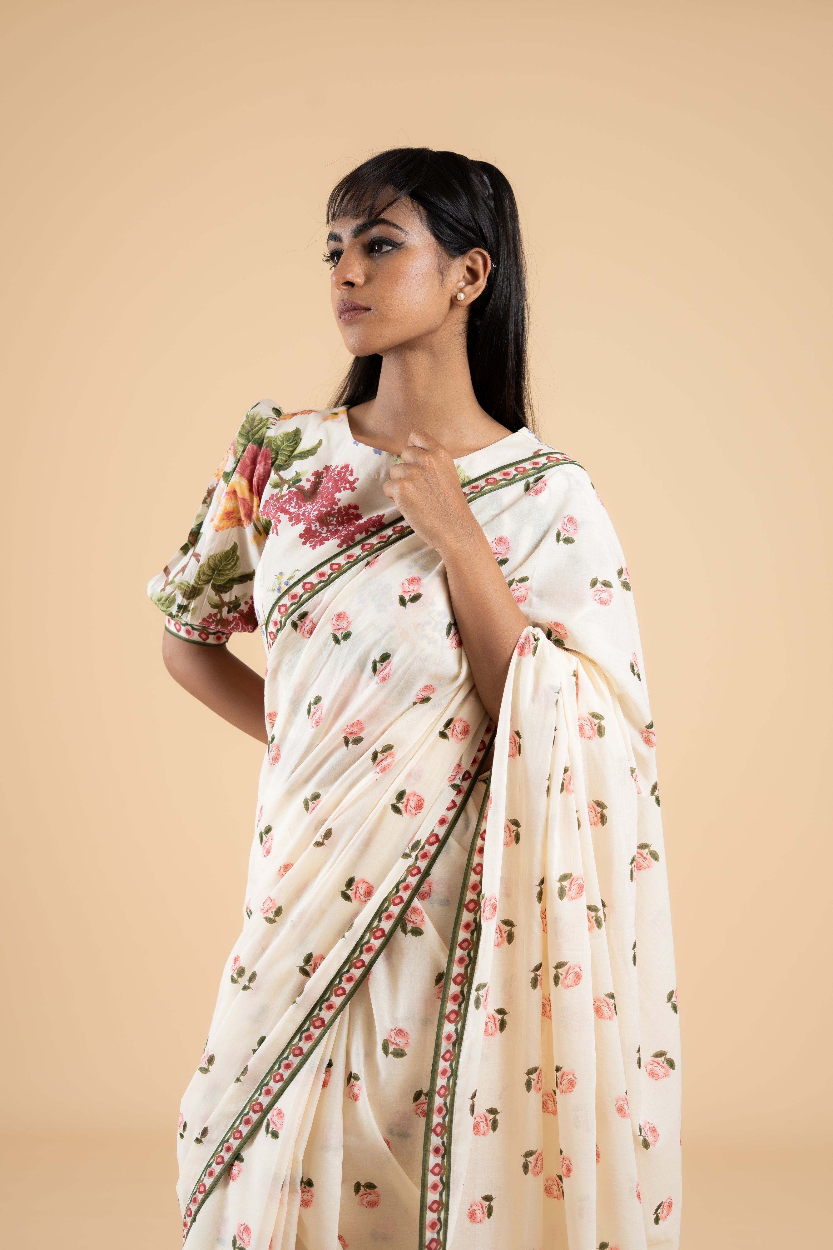 OFF WHITE GULABIYA SAREE WITH UNSTITCHED BLOUSE PCS