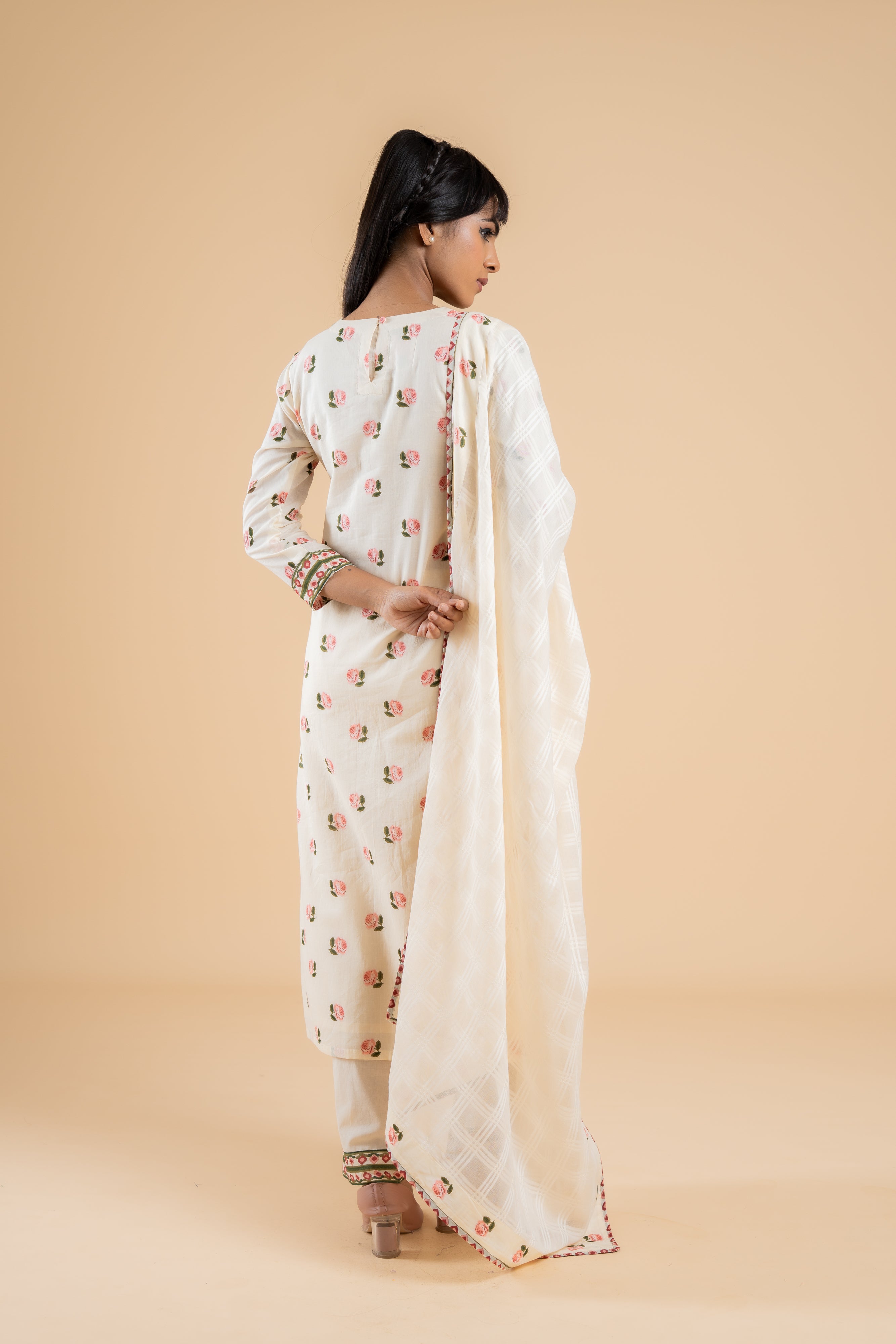 OFF WHITE ARUNIMA KURTA SET OF 3