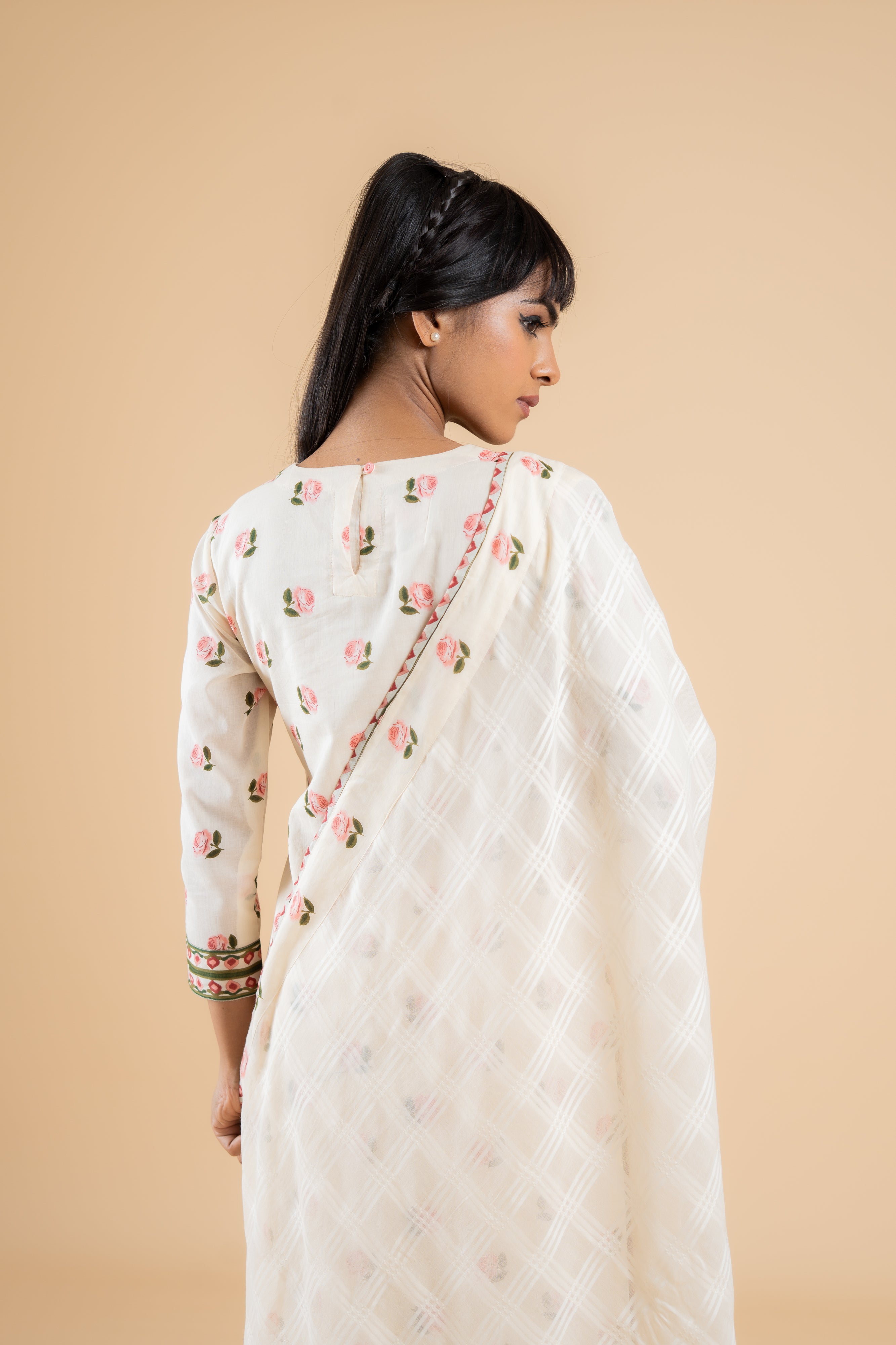 OFF WHITE ARUNIMA KURTA SET OF 3