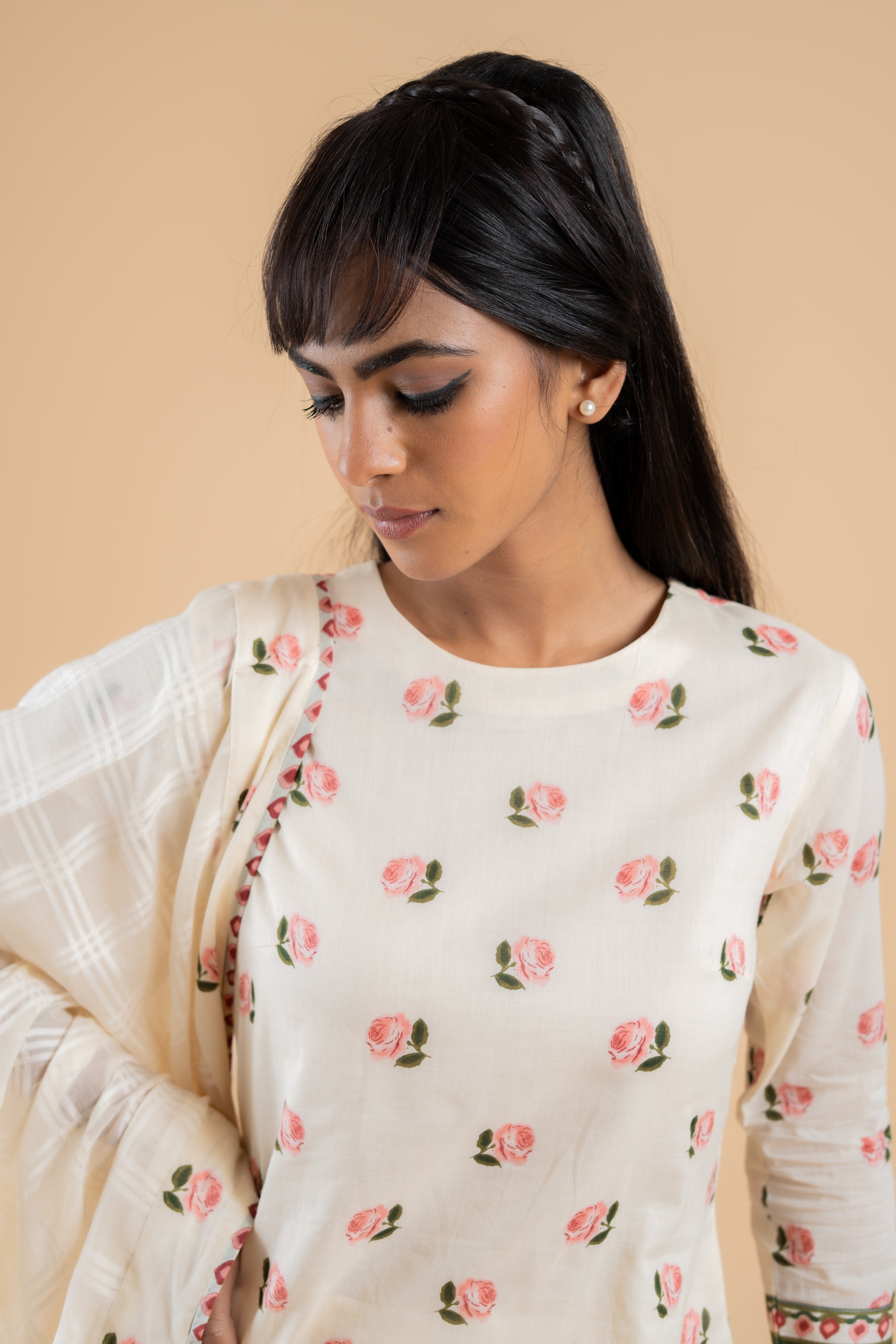 OFF WHITE ARUNIMA KURTA SET OF 3