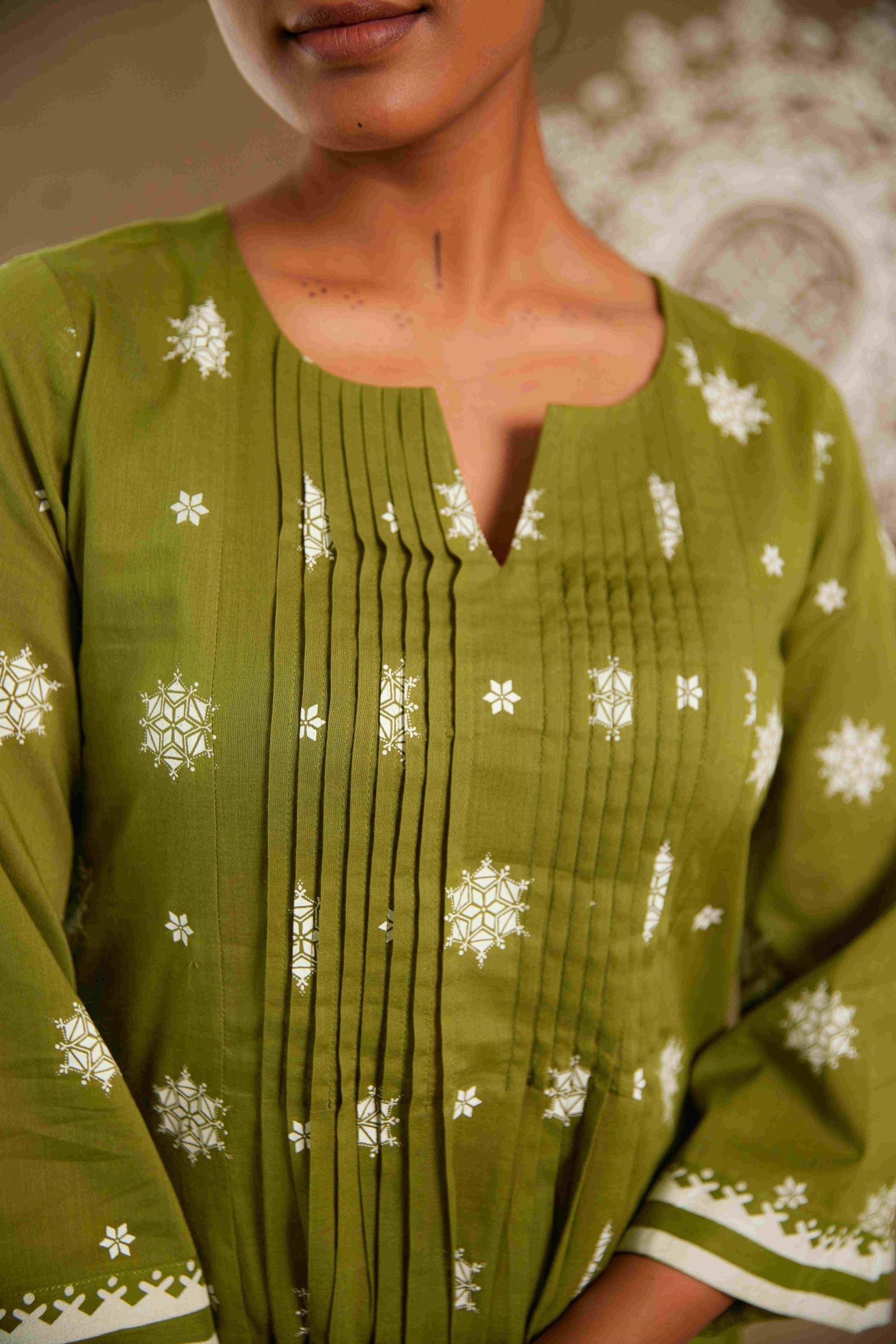 Bhakti Green Mul Cotton Pin Tucks Kurta Set