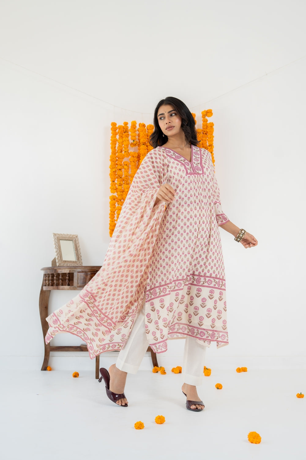 SARAS  KURTA SET OF 3