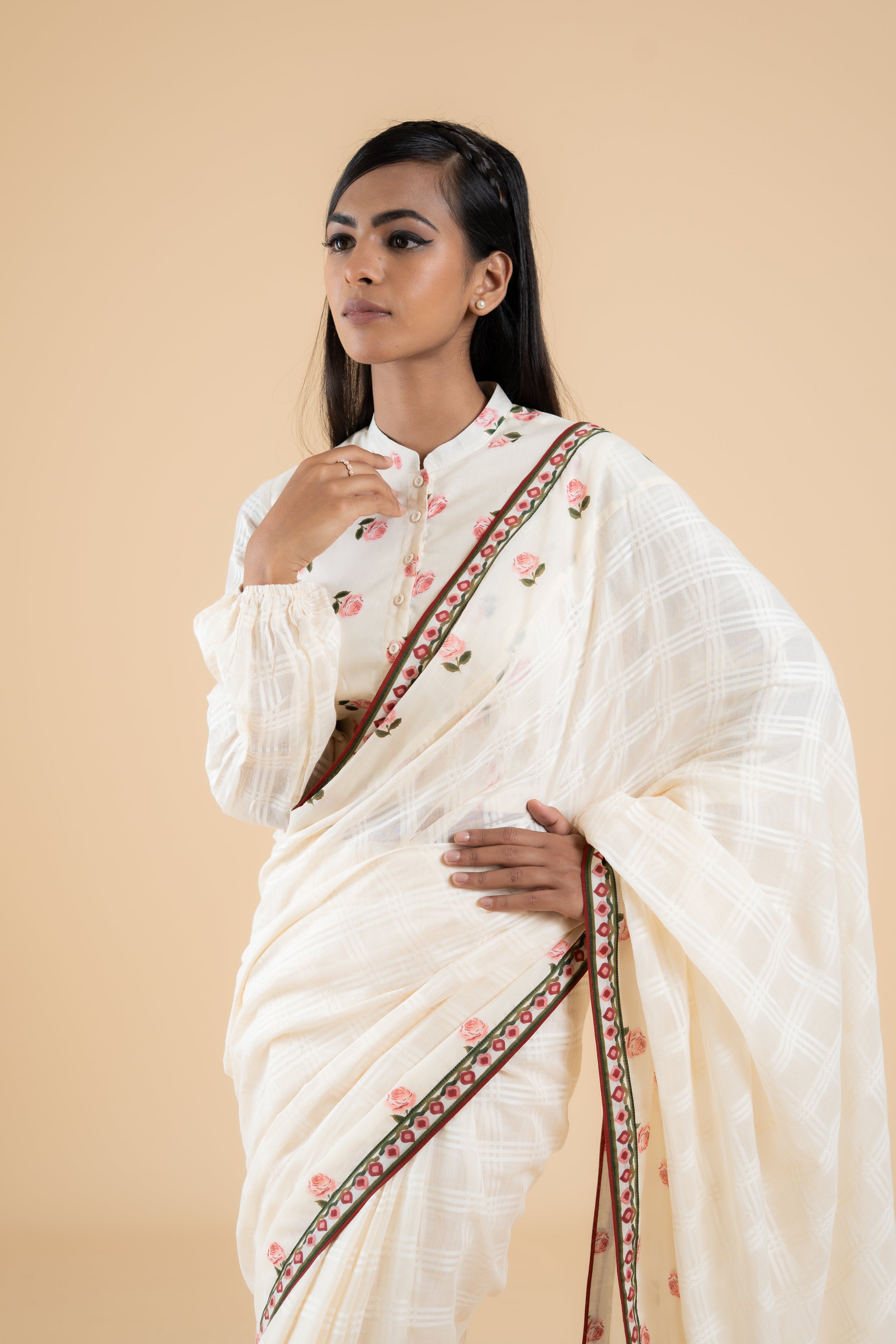 OFF WHITE SAUMYA SAREE WITH UNSTITCHED BLOUSE  PCS