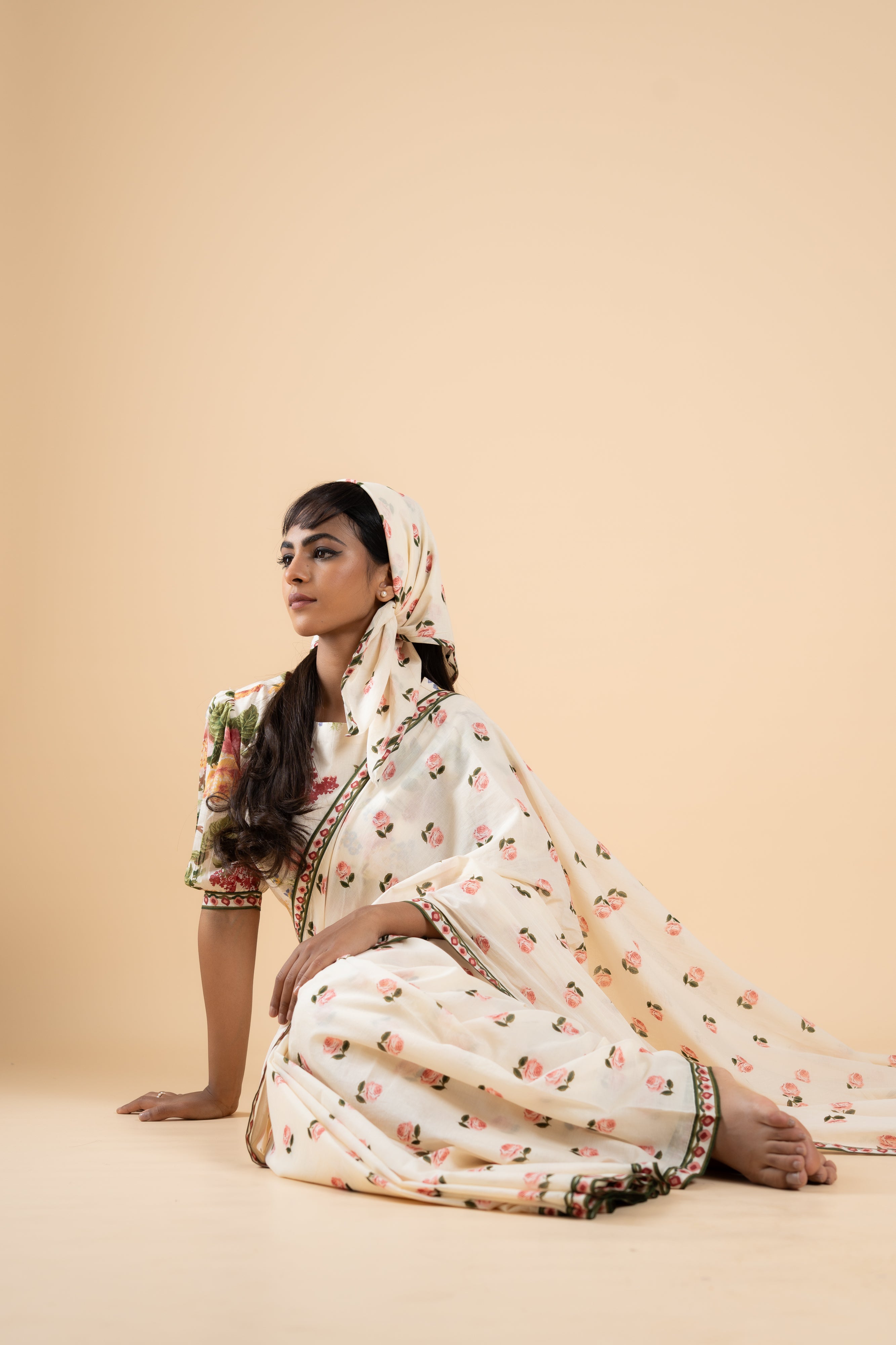 OFF WHITE GULABIYA SAREE WITH UNSTITCHED BLOUSE  PCS