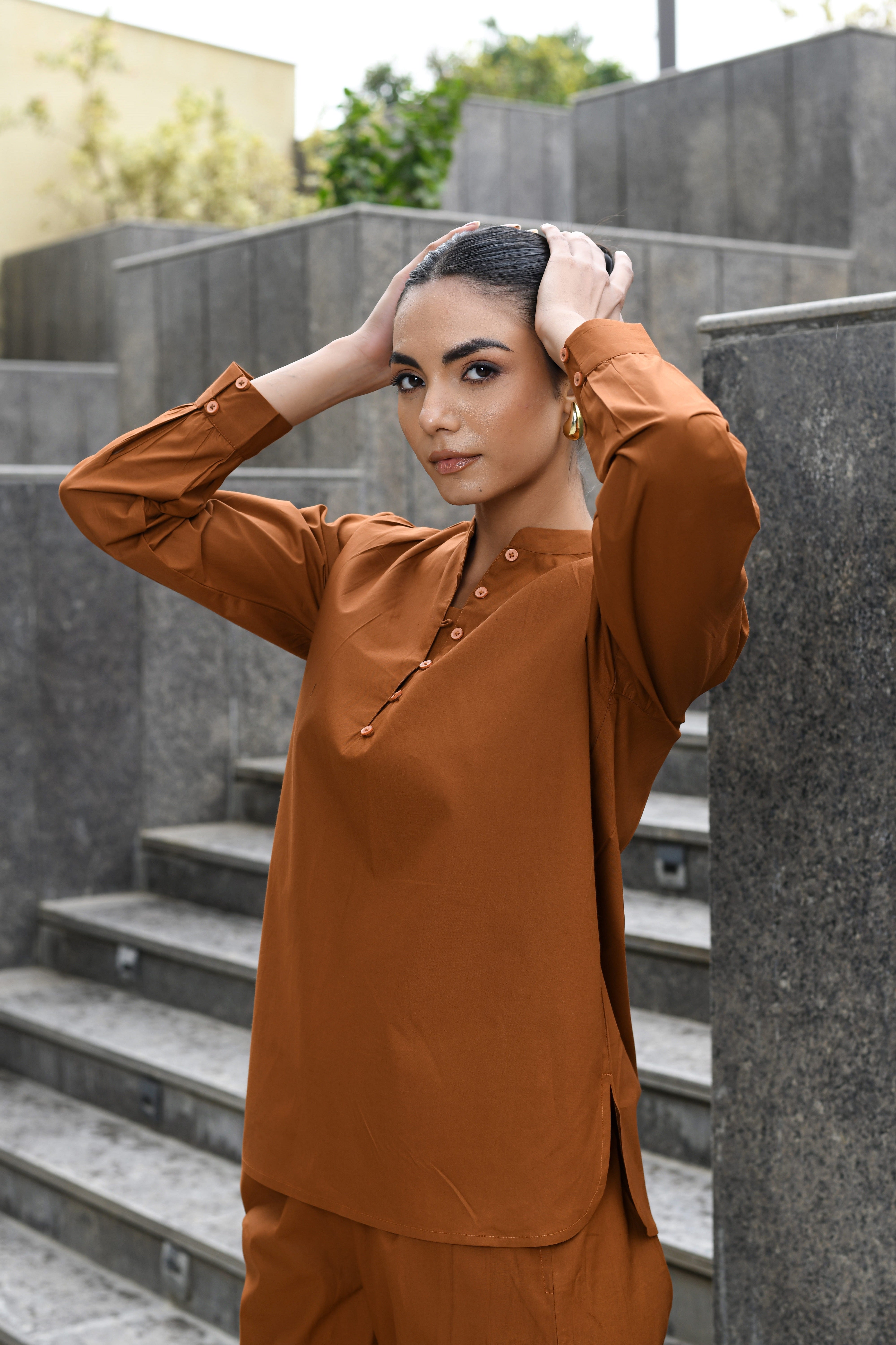 BROWN CLASSIC TOP