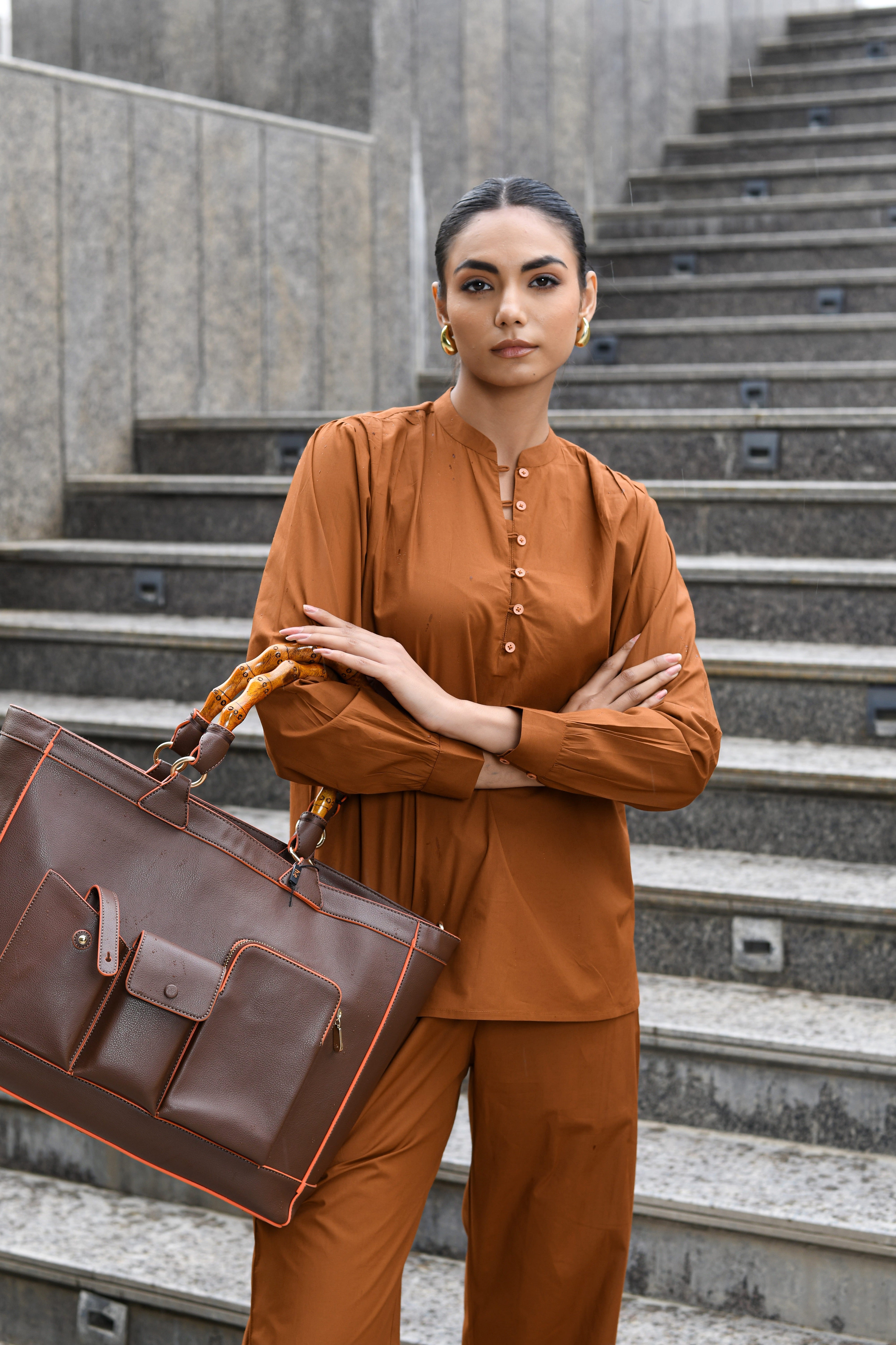 BROWN CLASSIC TOP