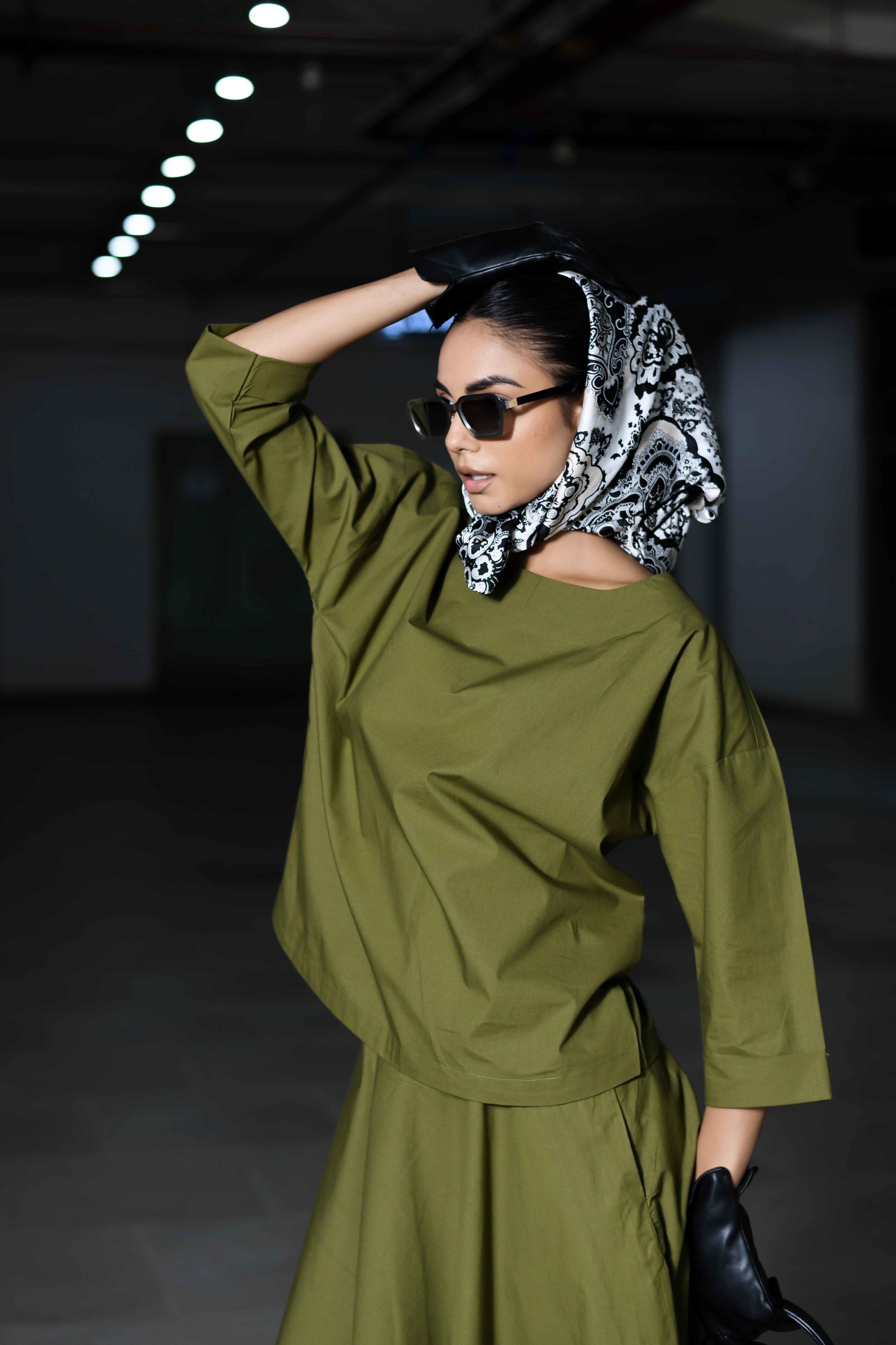 OLIVE BOXY TOP