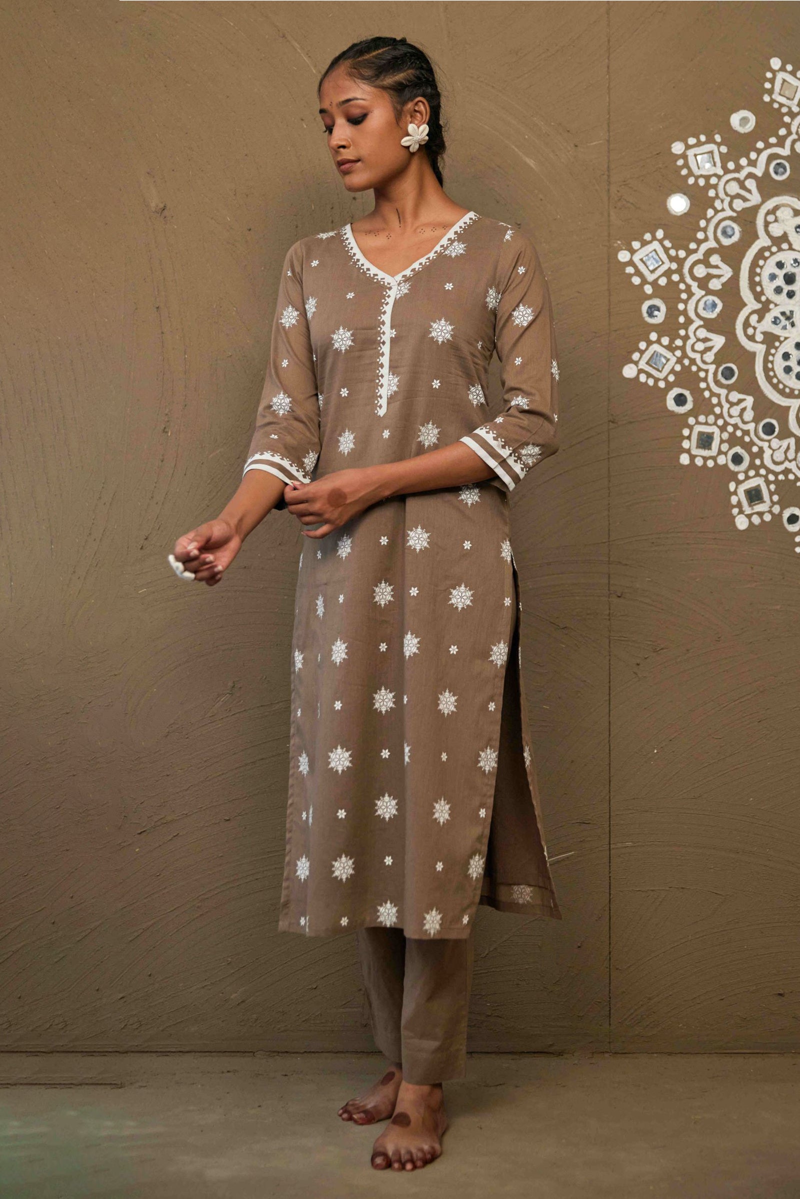 Karwa Brown Mul Cotton V Neck Straight Kurta Only