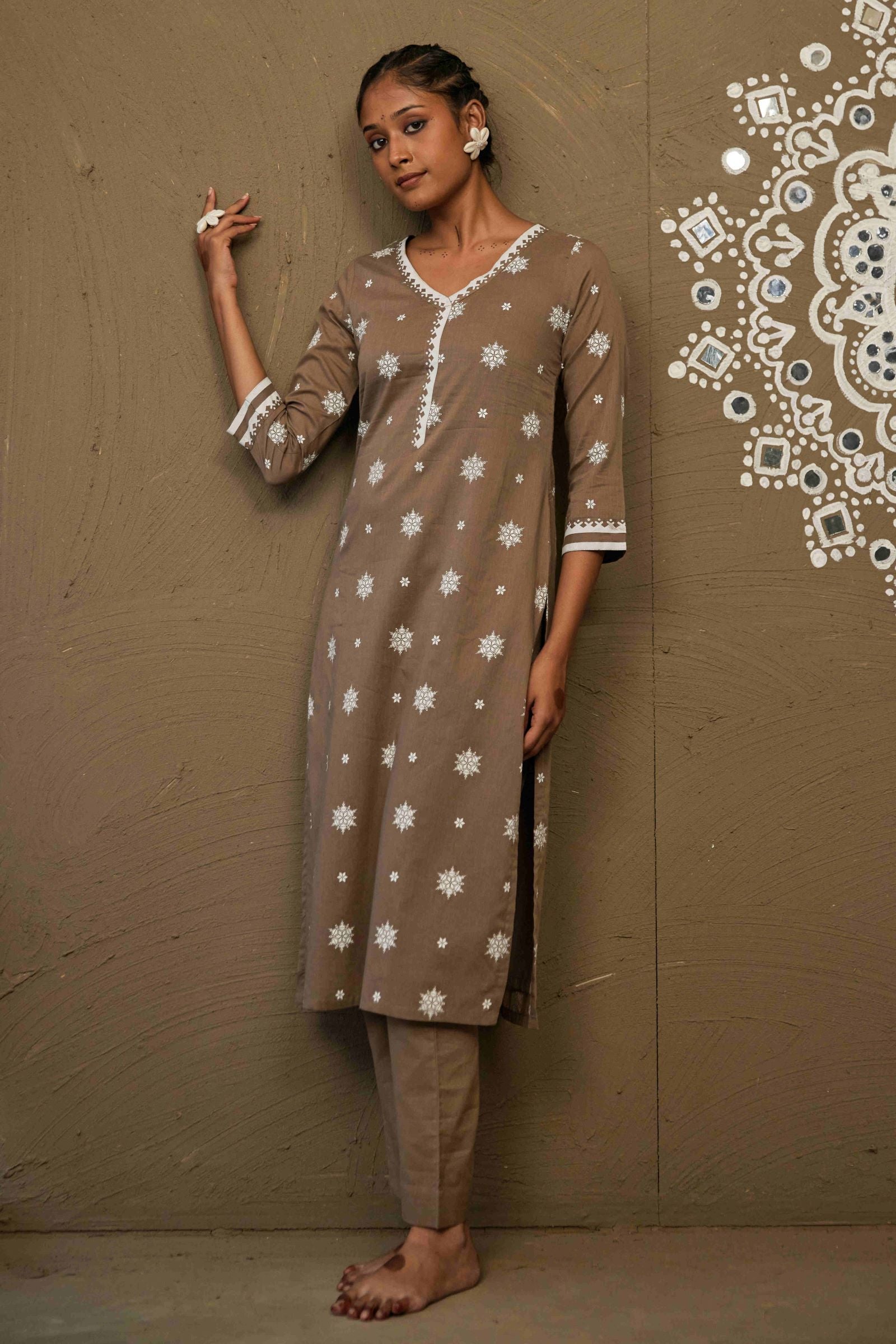 Karwa Brown Mul Cotton V Neck Straight Kurta Only