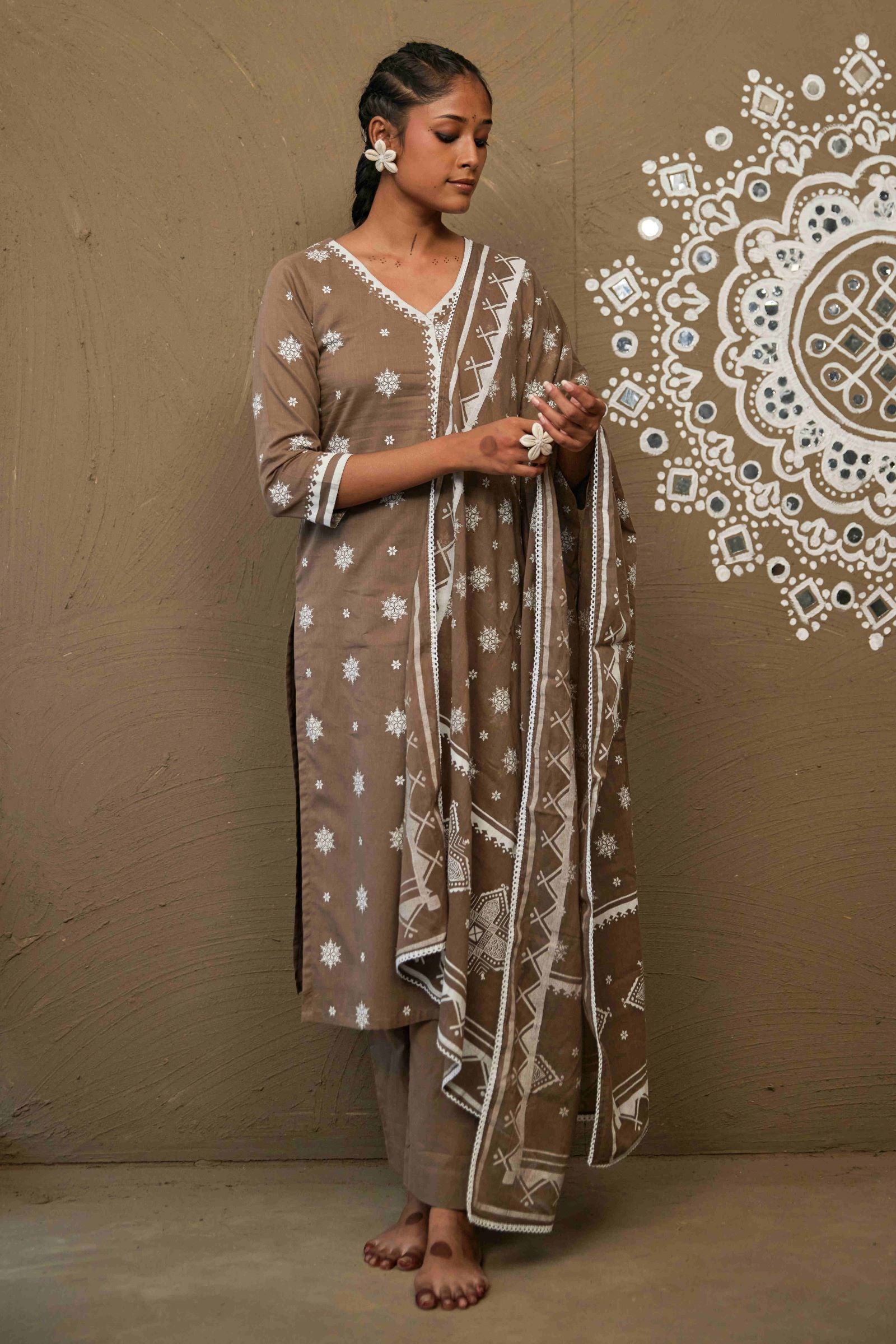 Karwa Brown Mul Cotton V Neck Straight Kurta Set